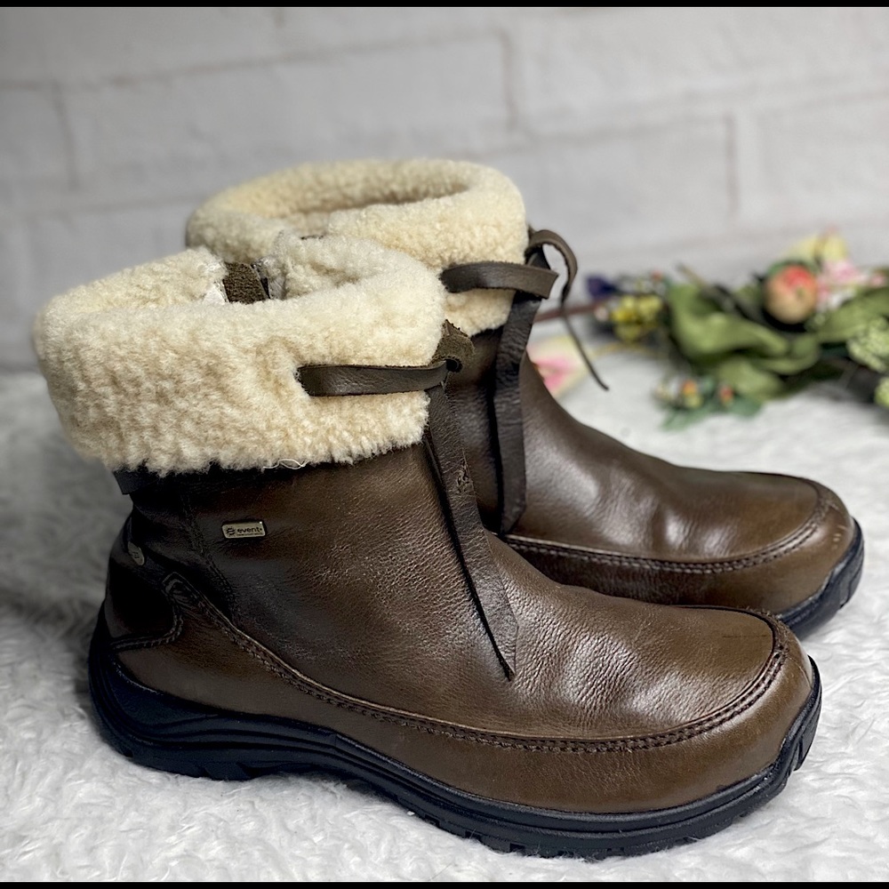 Ugg Australia event woman ankle boots size 9